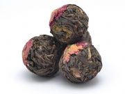 Шен Пуэр с чайной розой, связанный чай Жемчуг Дракона
